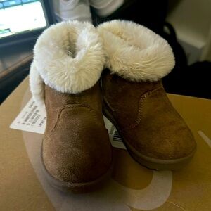 Wonder nation fur lined toddler boots